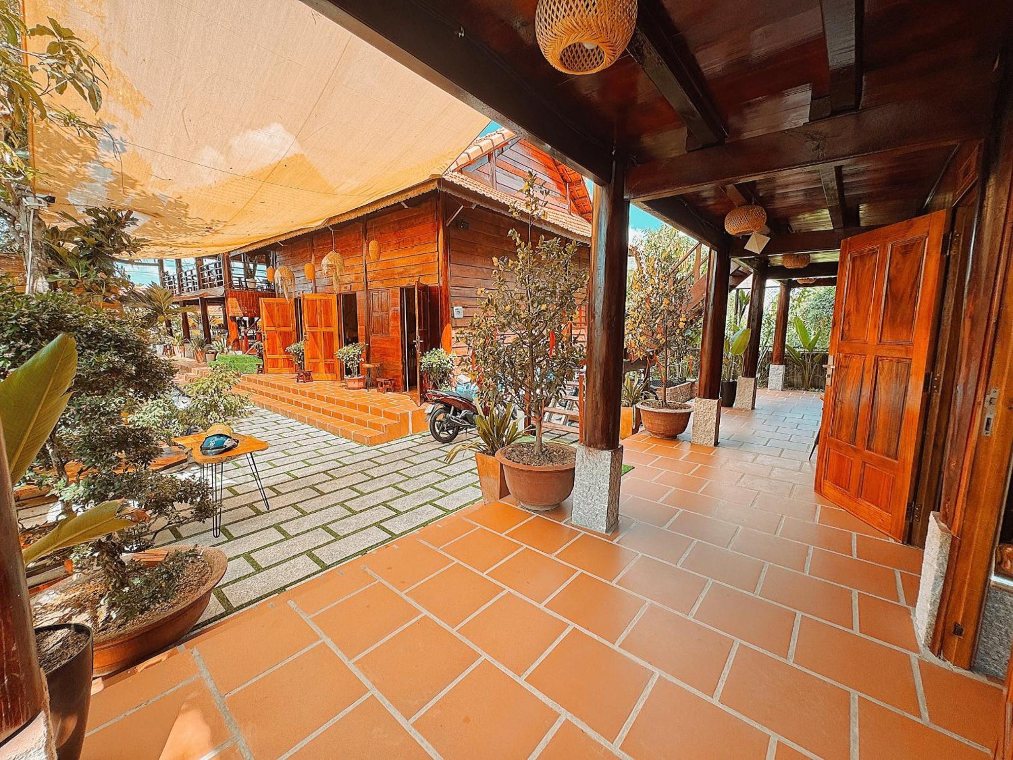 Kara Homestay & Cafe カントー エクステリア 写真