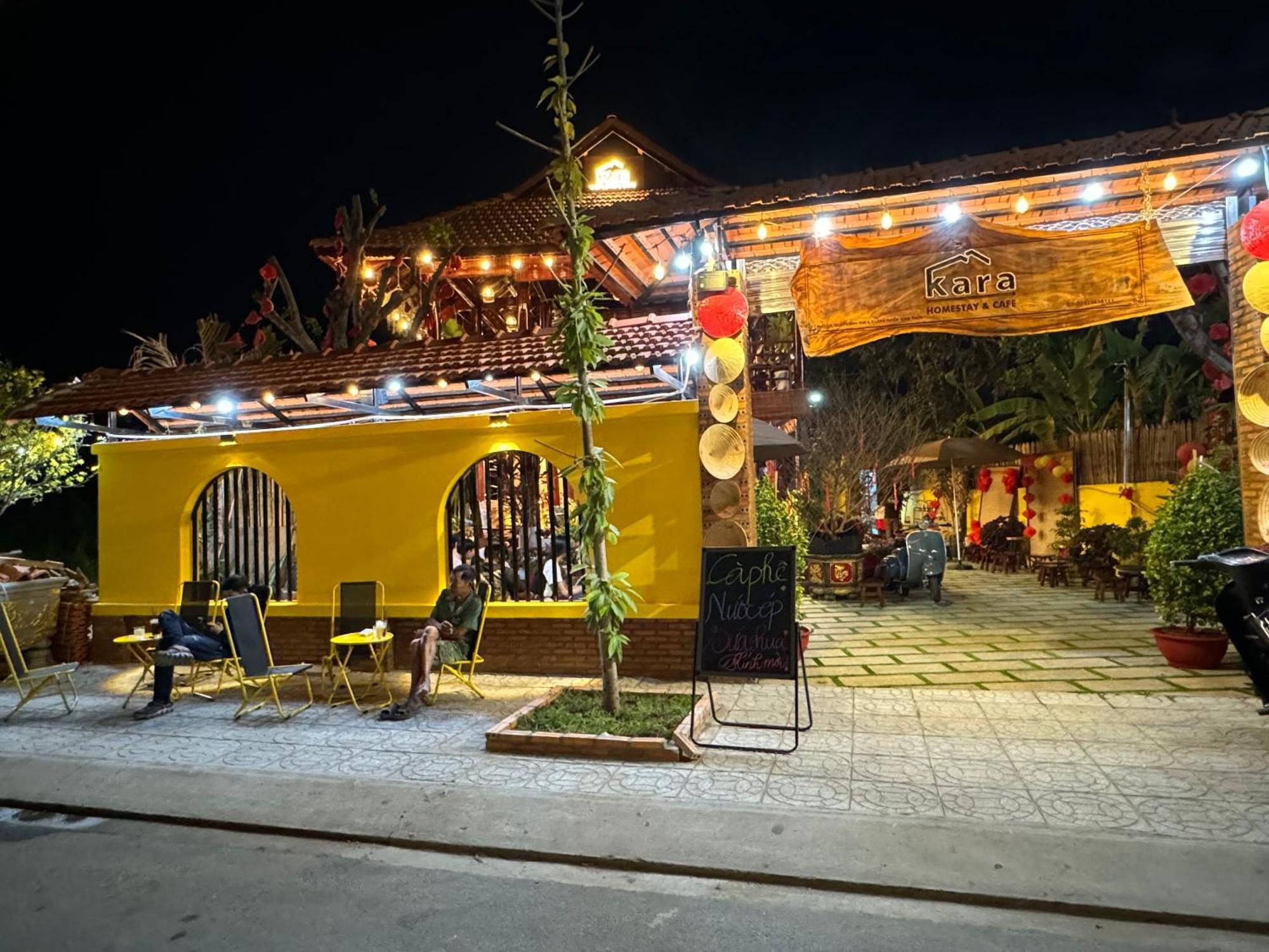 Kara Homestay & Cafe カントー エクステリア 写真